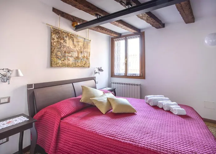 Apartment Guglie Canal View In *